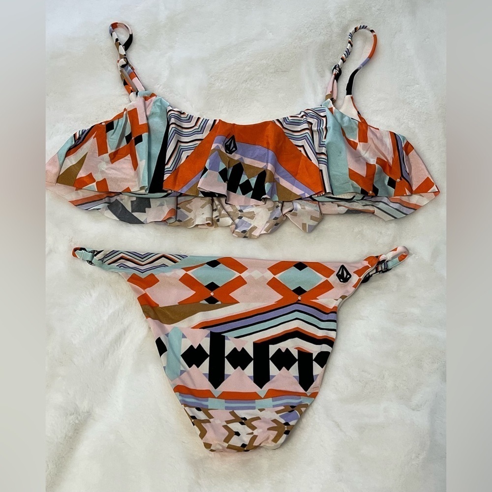 Volcom Bikini Set - Size Small - Picture 2 of 3